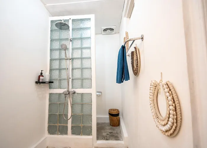 Modern 3Br Villa, 4Min To Double Six Beach, Pool