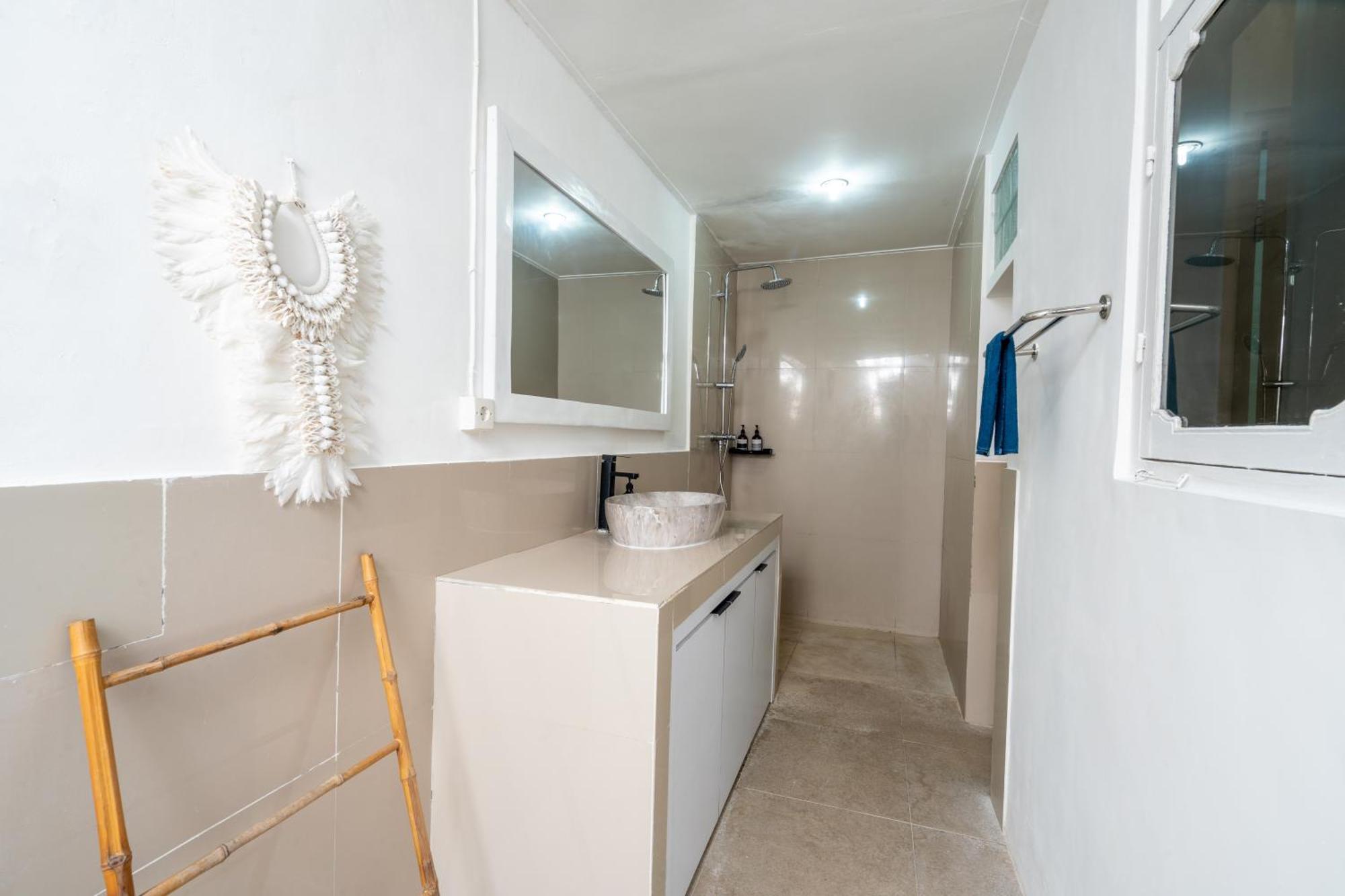 Modern 3br Villa, 4min To Double Six Beach, Pool Villa *