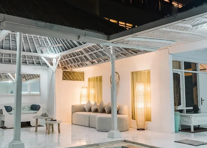 Modern 3Br Villa, 4Min To Double Six Beach, Pool
