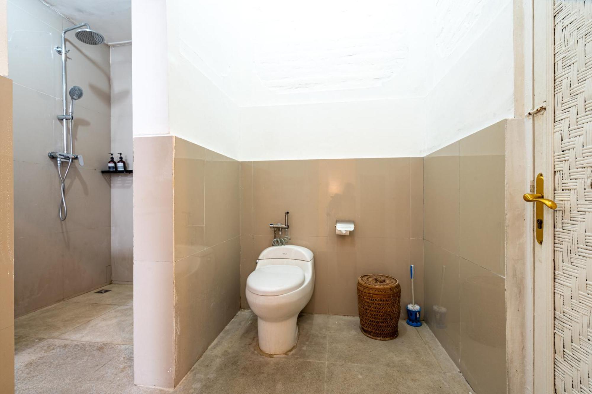 Villa Modern 3br Villa, 4min To Double Six Beach, Pool