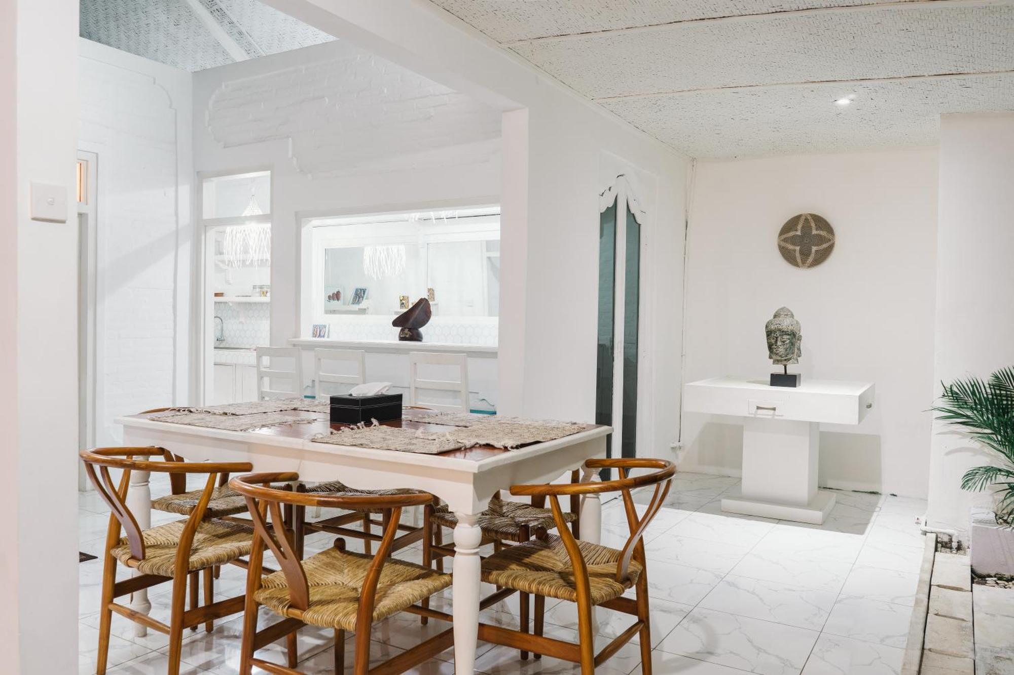 Villa Modern 3br Villa, 4min To Double Six Beach, Pool *