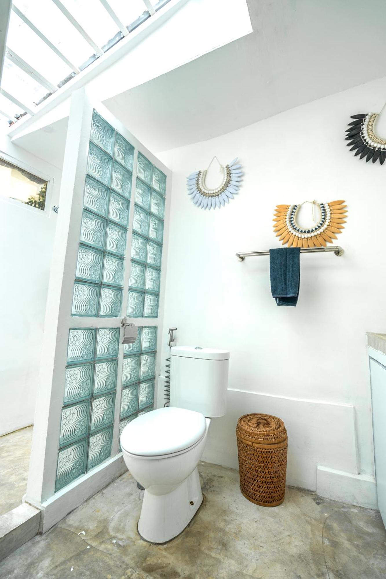 Modern 3br Villa, 4min To Double Six Beach, Pool *