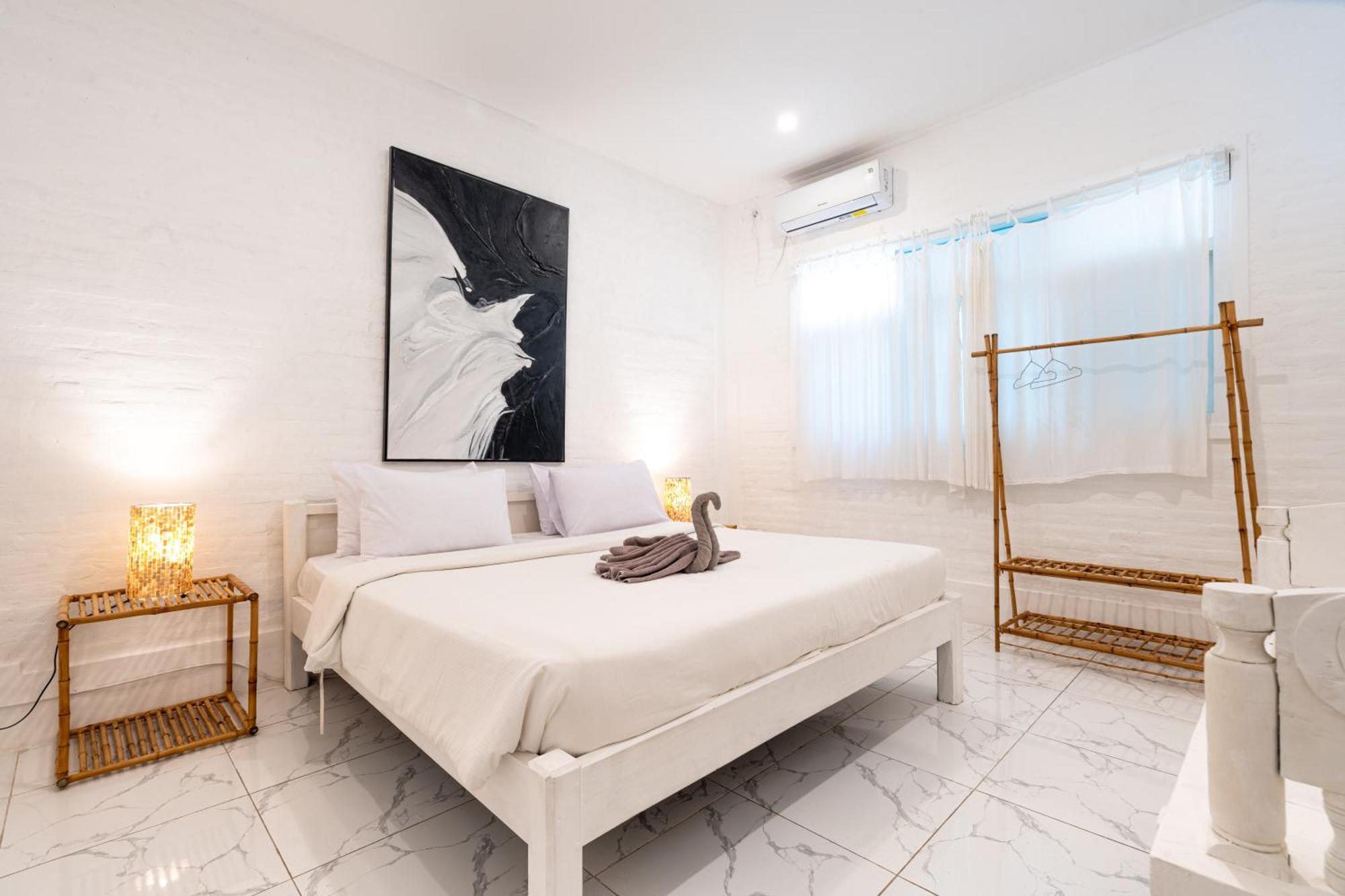 Villa Modern 3br Villa, 4min To Double Six Beach, Pool